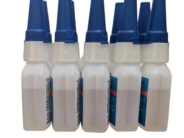 瞬間膠的使用方法